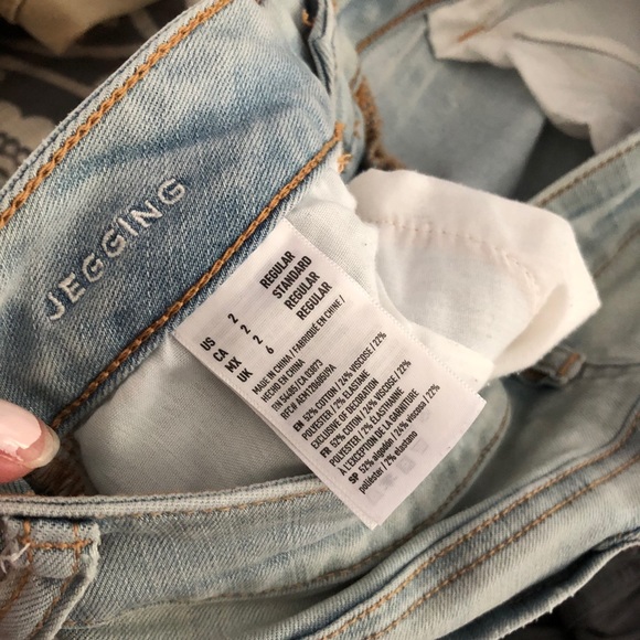 AMERICAN EAGLE RIPPED DISTRESSED SKINNY JEANS - Picture 8 of 11